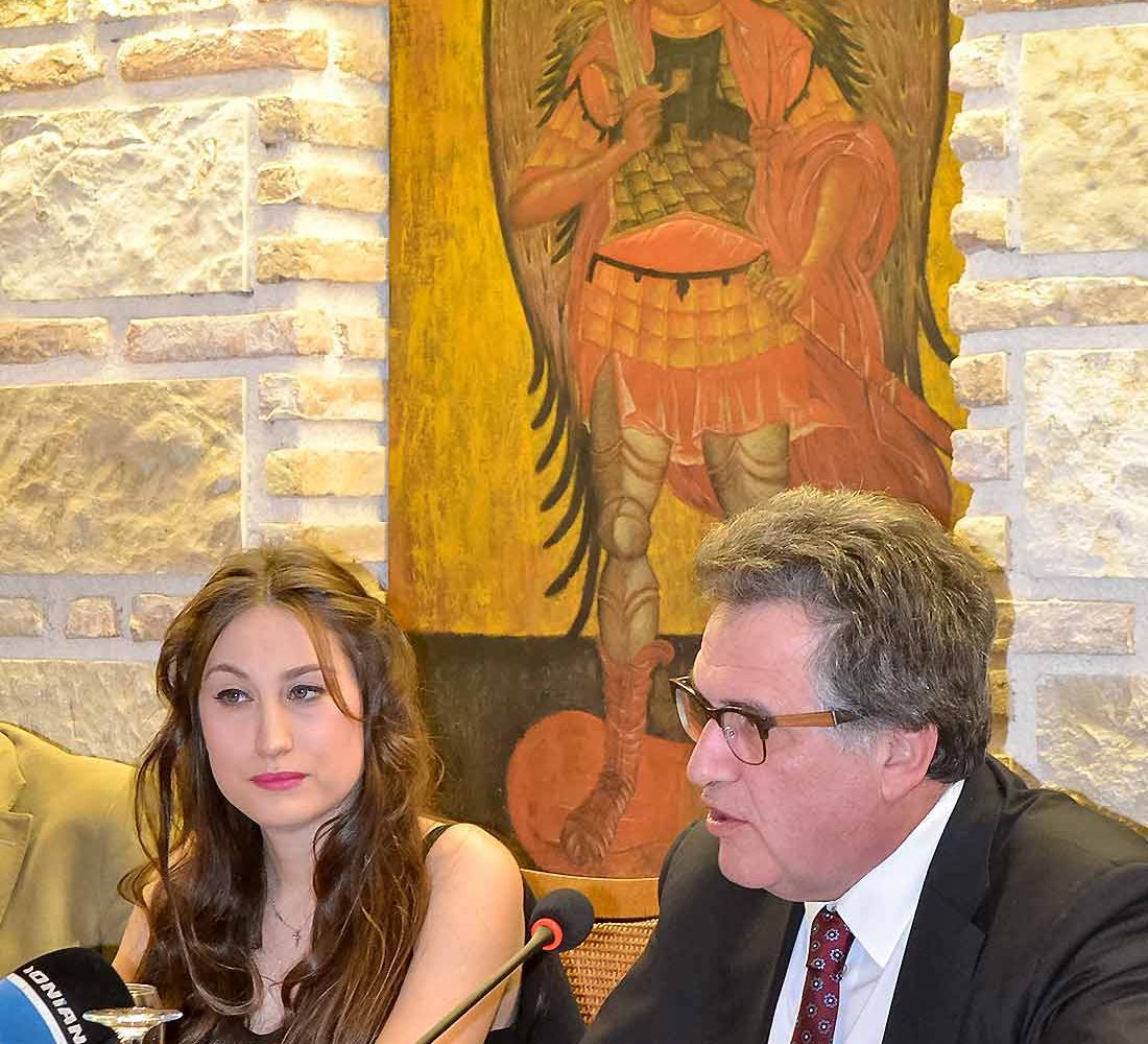 konstantina-tsixla-kardamakis-iatros-patras-kostas-xardavellas-parousiasi-vivliou-enosi-gynaikon-patras